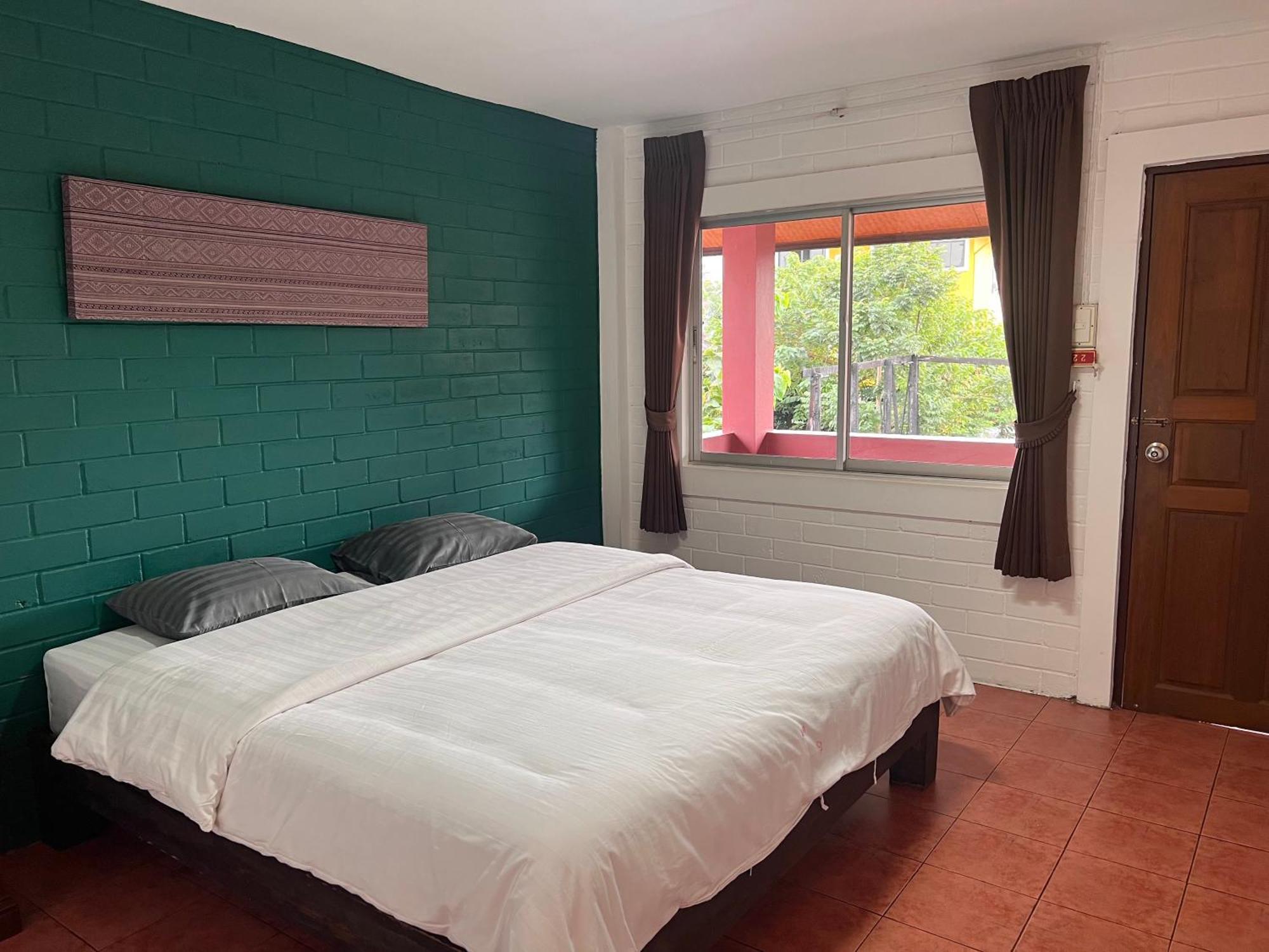 Red Brick Hostel Csiangmaj Kültér fotó