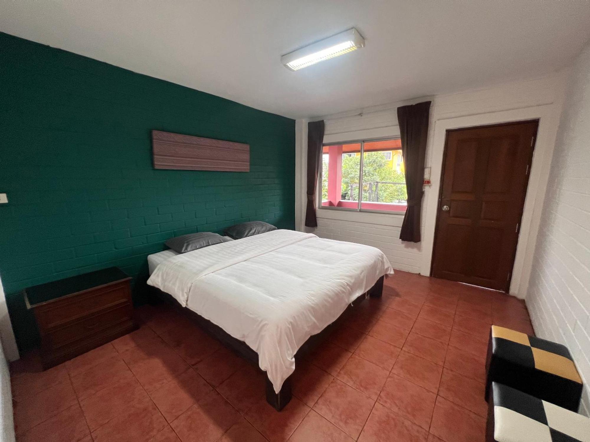 Red Brick Hostel Csiangmaj Kültér fotó
